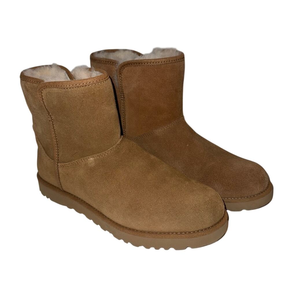 NWOT UGG Classic Mini 2s Winter Cozy Chestnut Suede Boots with Plush Lining 7